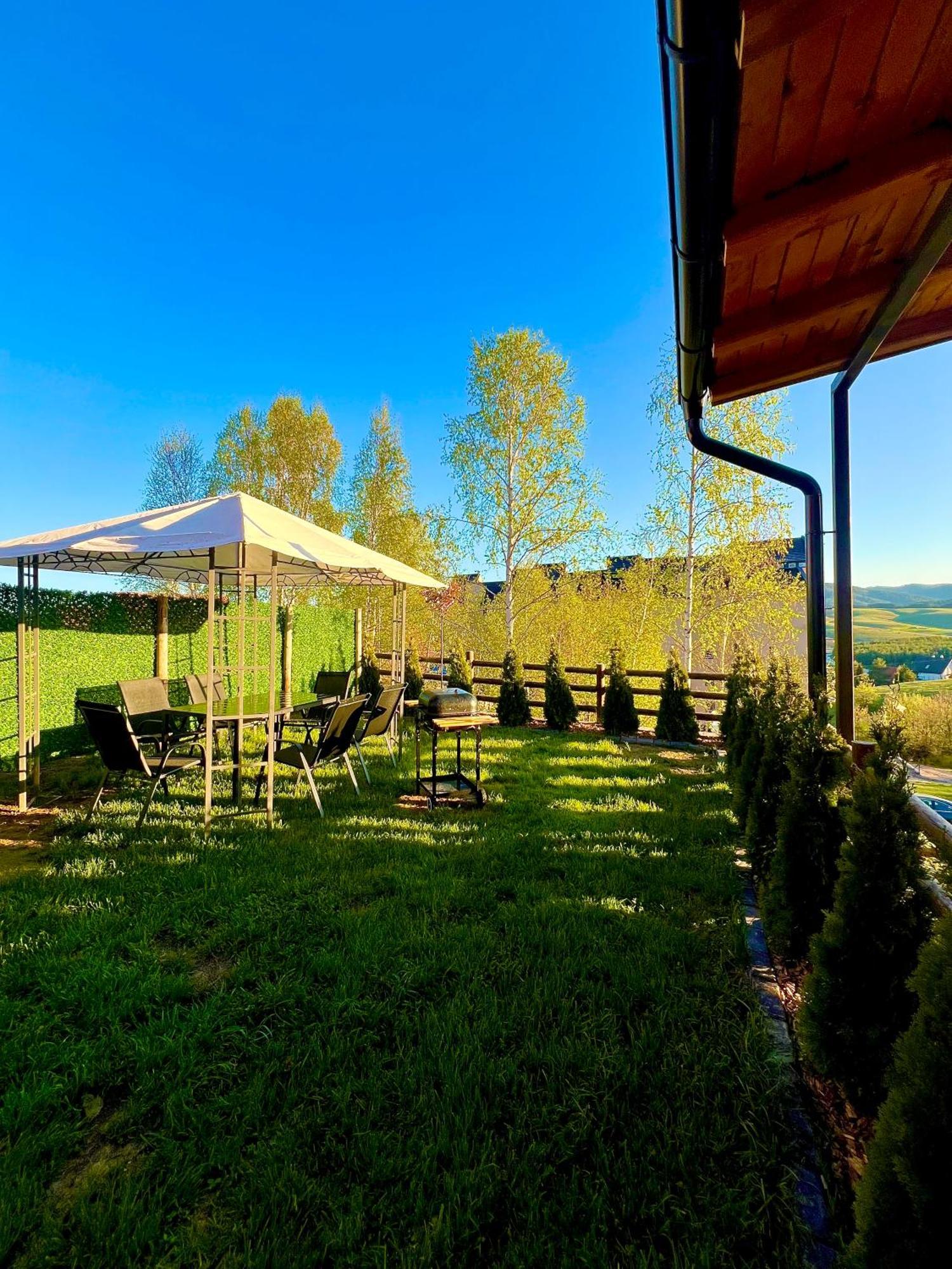 Lux Pine House *